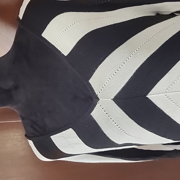 WHBM Lightweight Black and White Sweater Size M - Picture 2 of 9